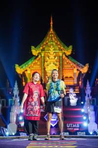 BIB: 010, 9700
                            <button type="button" onclick="openModal(22643885)" class="btn btn-primary btn-sm float-right btn-popup" data-toggle="modal" data-target=".modal-high-quality">
                        <i class="fas fa-shopping-cart"></i> Add to Cart
                    </button>
                                            <button type="button" onclick="isThisMe(22643885, true)" class="btn btn-success btn-sm float-right btn-popup btn-isme hidden" data-toggle="tooltip" data-placement="bottom" title="นี่คือรูปของคุณใช่ไหม คลิกที่นี่เพื่อเอาเข้าอัลบั้ม">
                        <i class="fas fa-plus"></i> Add to album
                    </button>
                    <button type="button" onclick="isThisMe(22643885, false)" class="btn btn-warning btn-sm float-right btn-popup btn-isnotme hidden">
                        <i class="fas fa-ban"></i> Remove from album
                    </button>